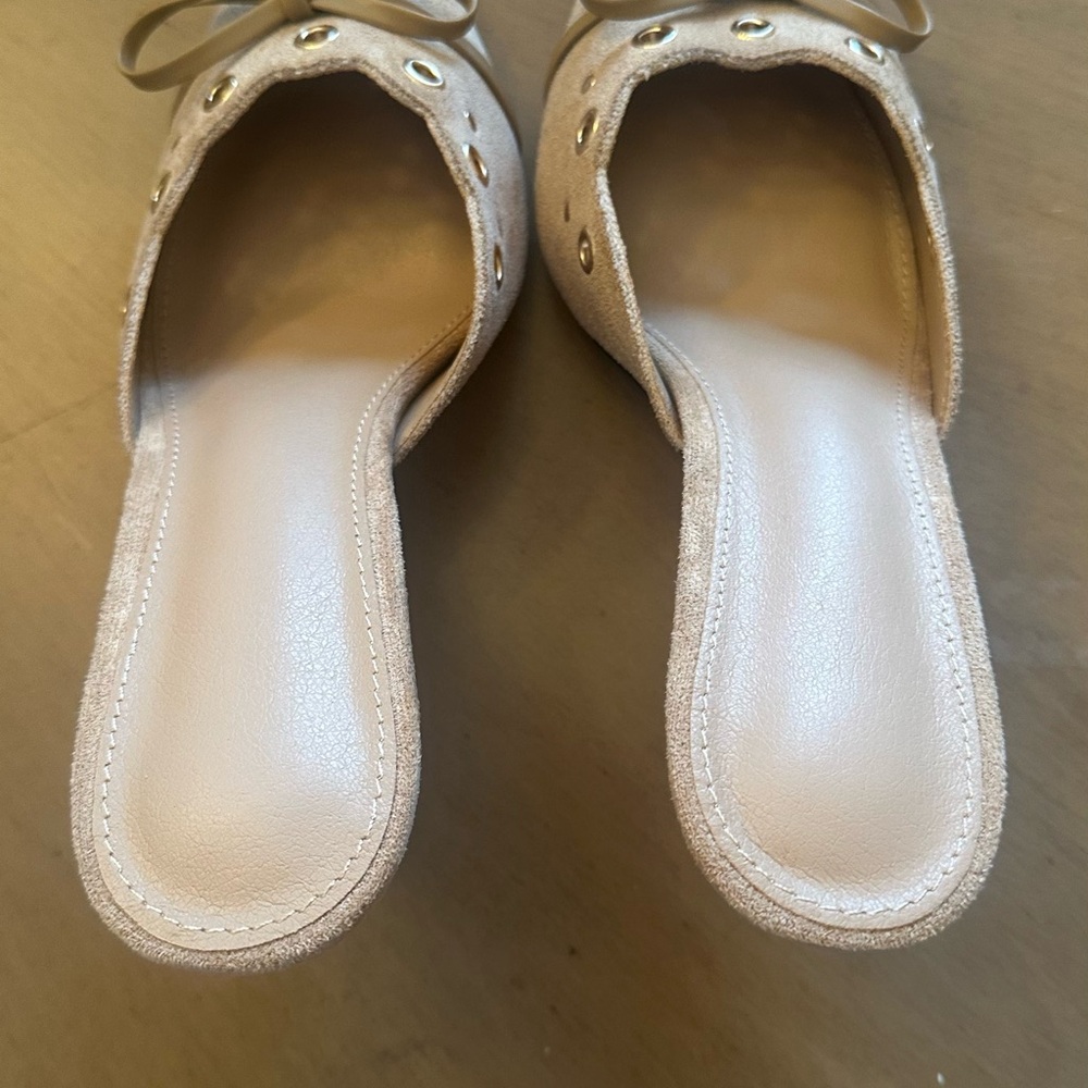 Studded kitten, mule heels Women's  Slip-On Shoes Size 8.5 - Picture 2 of 4